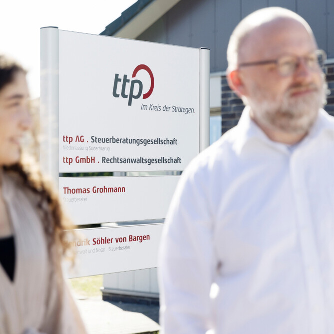 Blick auf ein ttp Schild für den Standort Süderbrarup