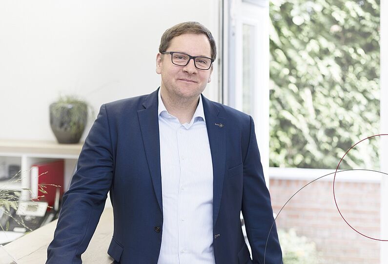 Unser neuer Partner Bahne Thiesen an seinem Arbeitsplatz.