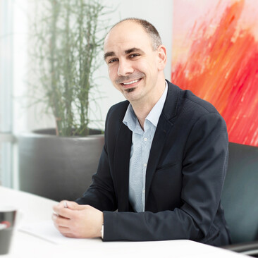 Martin Enseleit posiert vor der Kamera