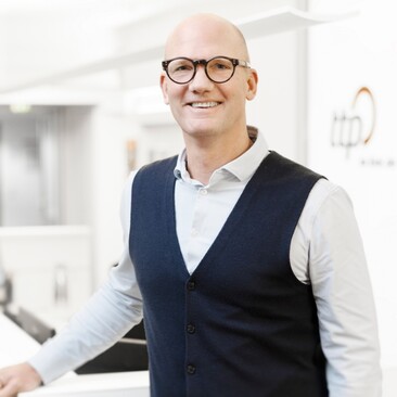 Carsten Theilen posiert vor der Kamera