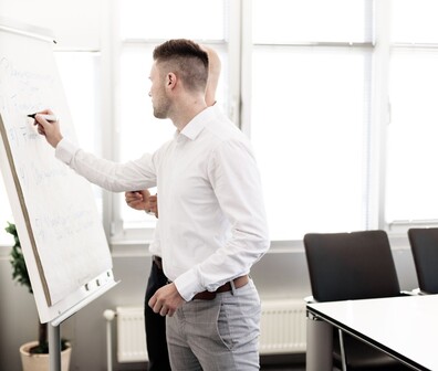 Quadratisches Bild von einem ttpler