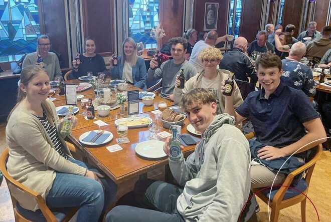 ttp-Azubis beim Essen.