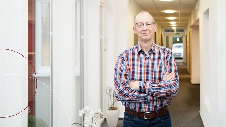 Headgrafik mit Ralf Lohmann