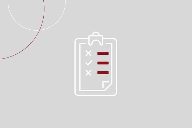 Grafik eines Klemmbretts mit Liste auf grauem Hintergrund