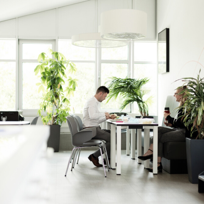 Quadratisches Bild von Finn-Erik Horn in der Mittagspause