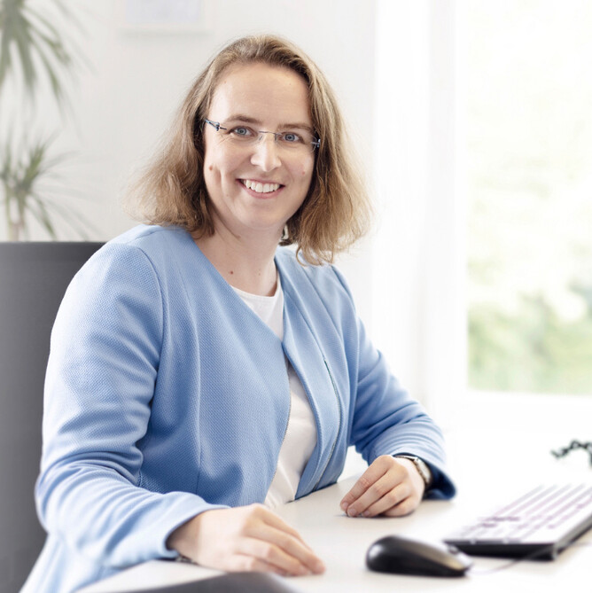 Antje Brendemühl posiert vor der Kamera