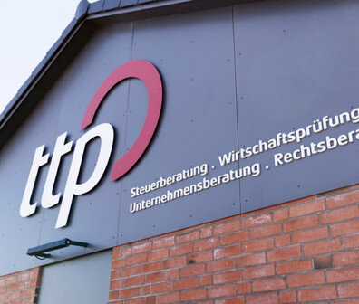 Quadratisches Bild von der ttp Fassade in Husum