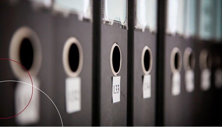 Ordnerrücken in Nahaufnahme