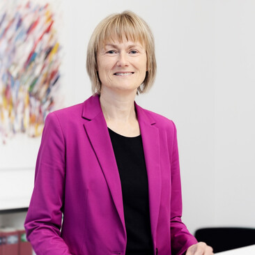 Petra Hansen lächelt in die Kamera