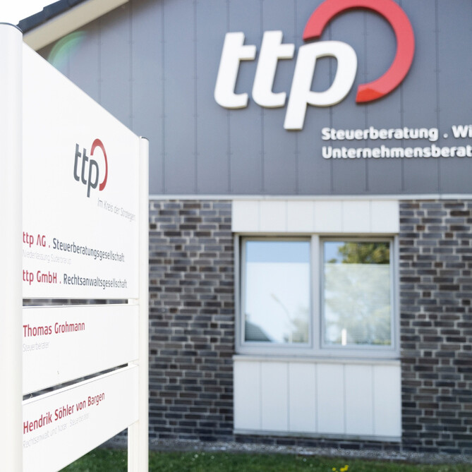 Blick auf das Außengebäude des ttp Standorts Süderbrarup