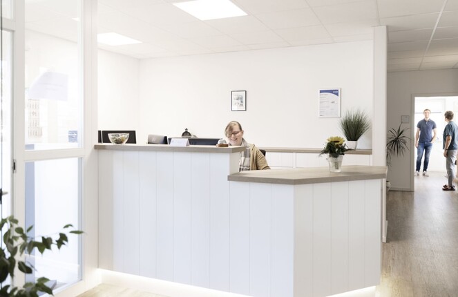 Rechteckiges Bild von dem Empfang in einem ttp Sitz