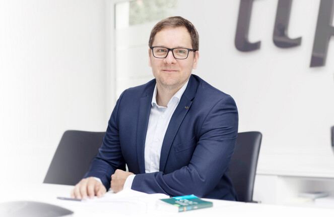 Bahne Thiesen posiert vor der Kamera